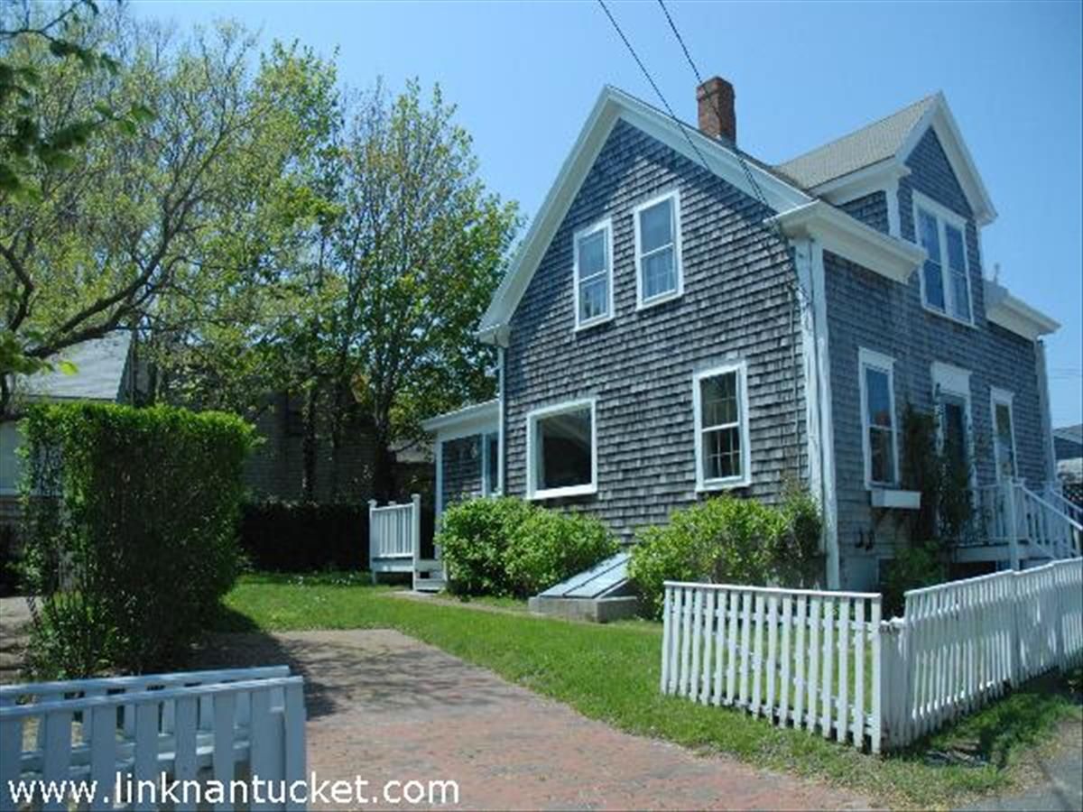 Town- 47 Pleasant Street Image