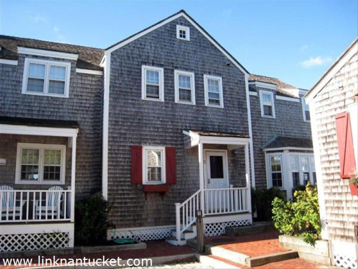 Town- 80E Washington Street Image