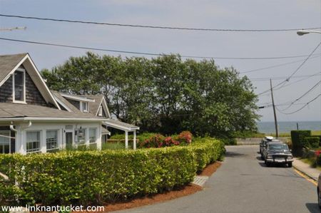 House & Cottage Beach St