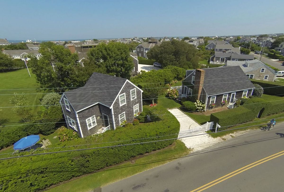 Brant Point- 27 North Beach Street Image