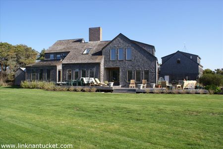 Main House And Garage with Studio