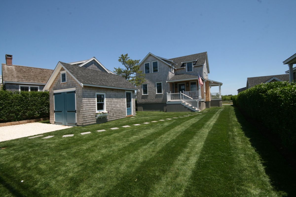 Brant Point- 23 Walsh Street Image