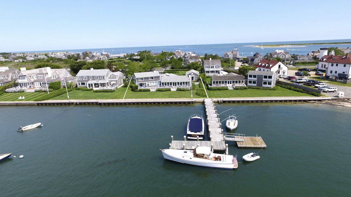 Brant Point- 22 & 24 Easton Street Image