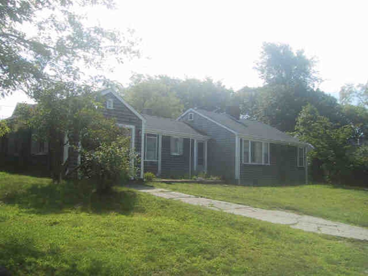 Town- 21R Vestal Street Image