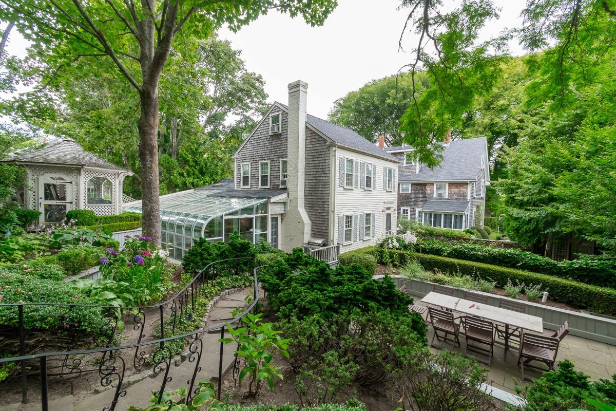 Town- 33 Pleasant Street Image