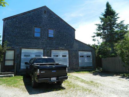 Front Commercial Bldg