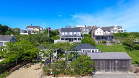Brant Point- 32 Jefferson Avenue Image