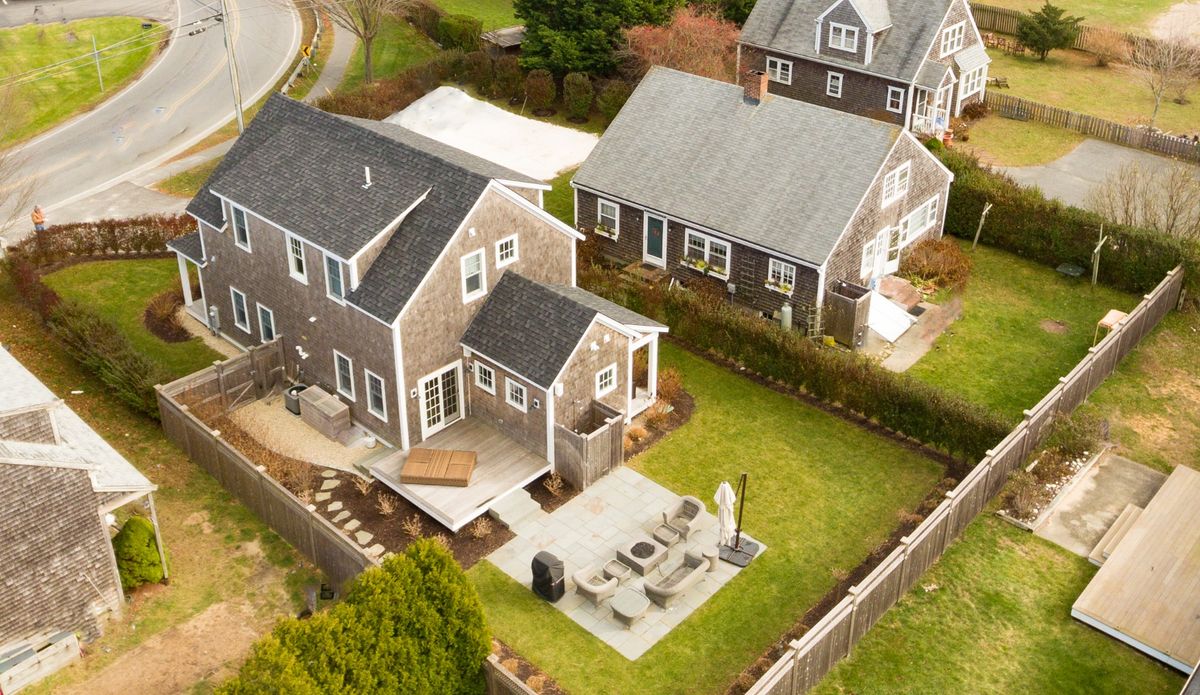 Mid Island- 8 Sparks Avenue Image