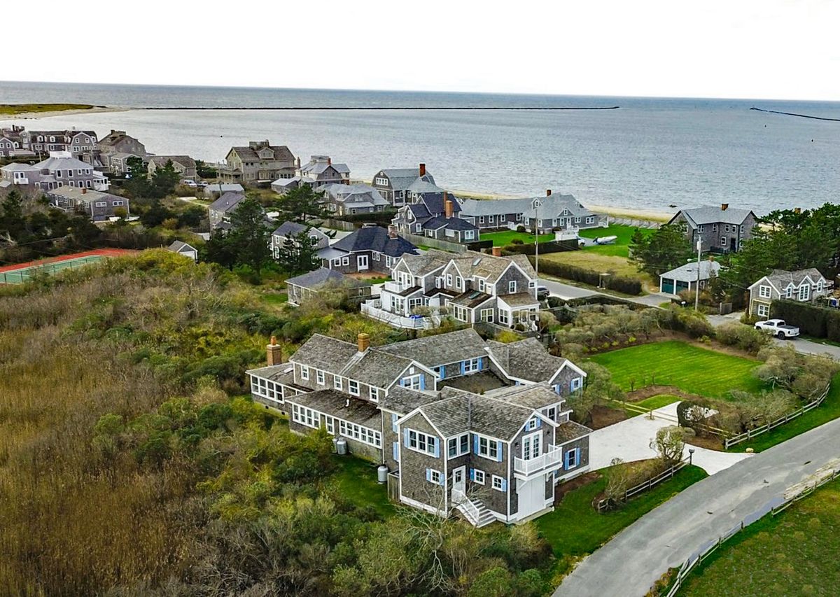 Brant Point- 4 Hulbert Avenue Image