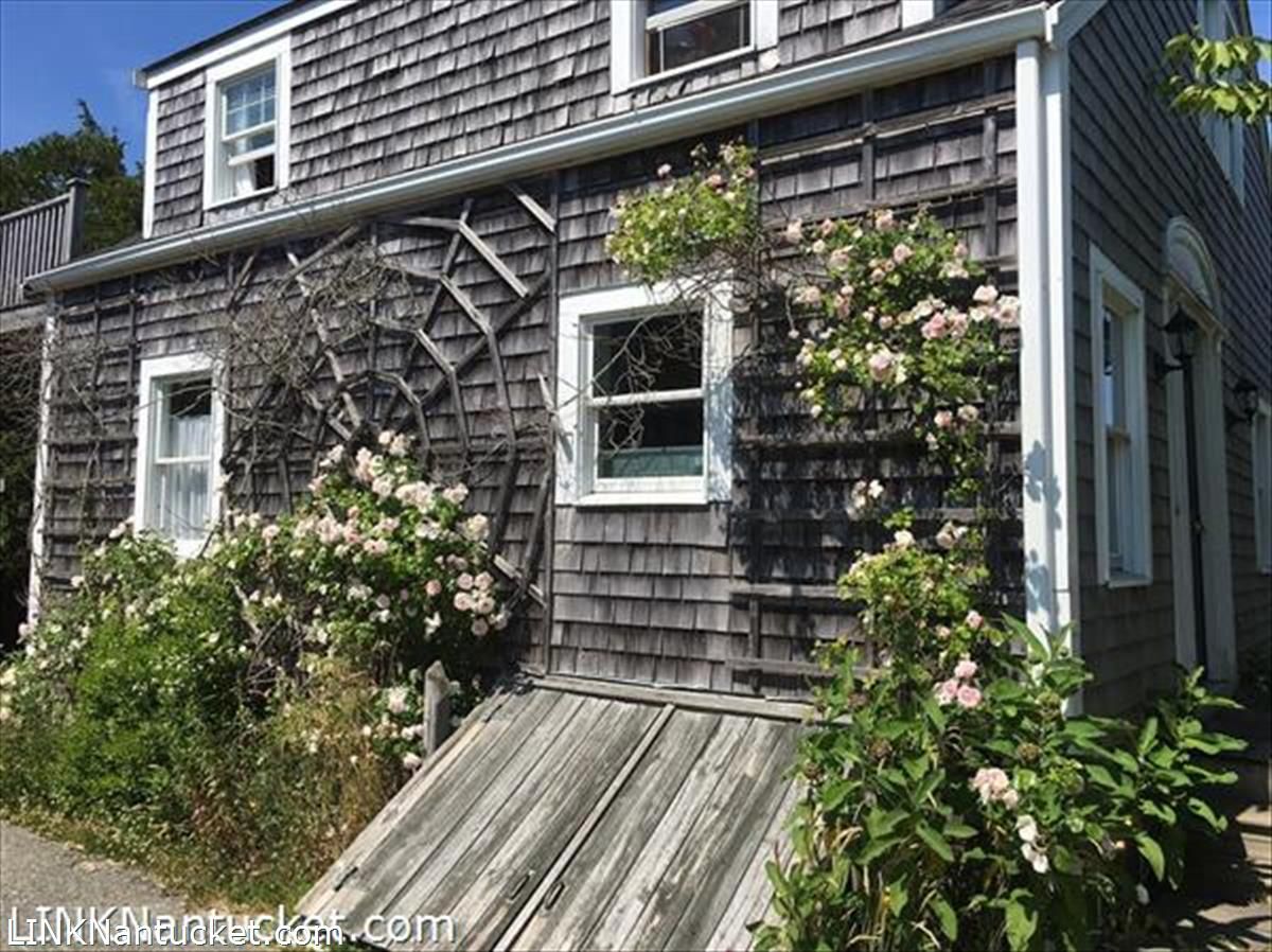 Mid Island- 1 Thurstons Way Image