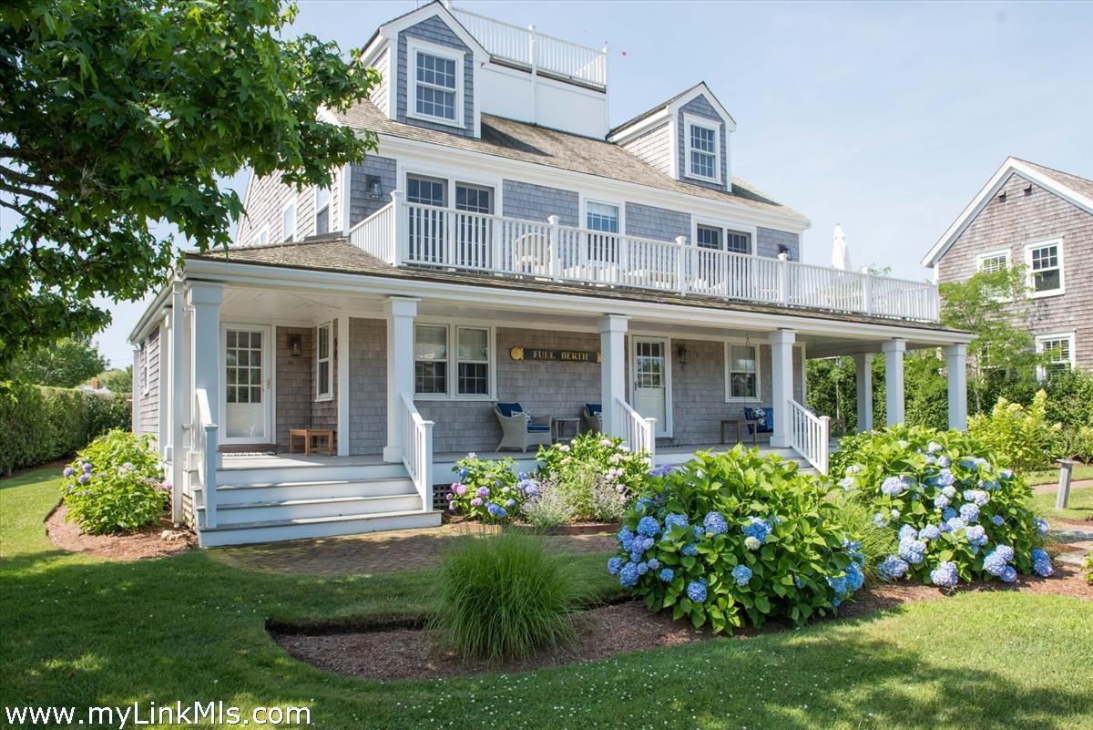 Brant Point- 58 & 60 Walsh Street placeholder
