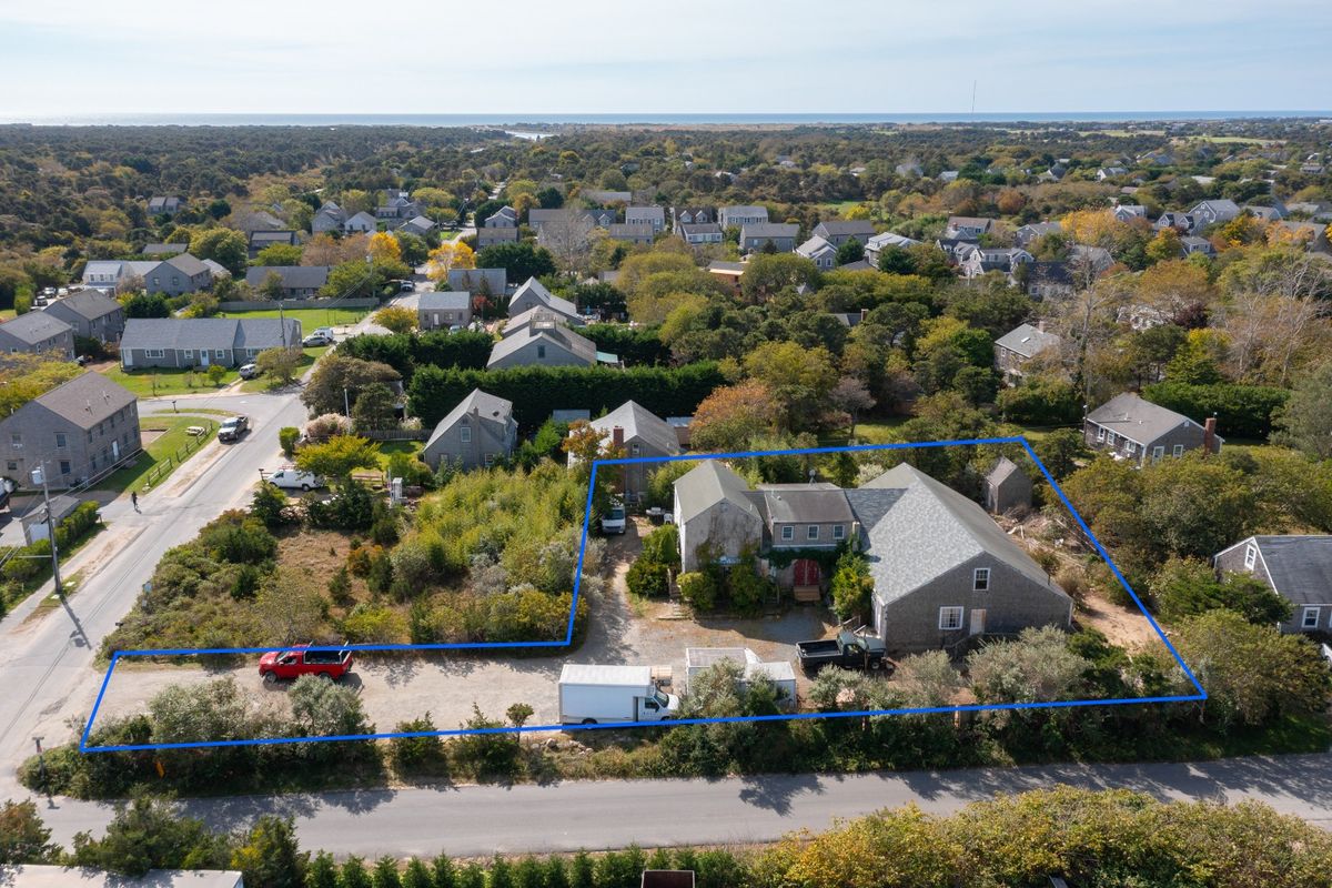 Mid Island- 5 Miacomet Avenue Image