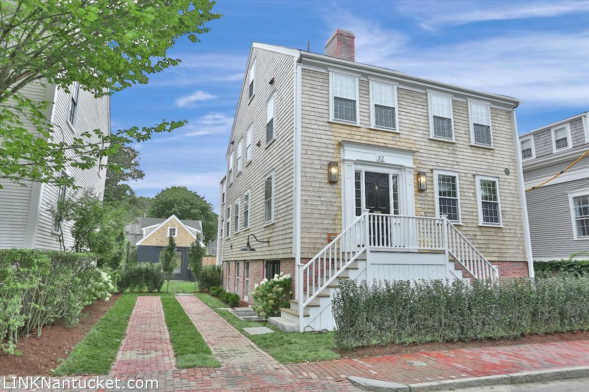 Town- 32 India Street Image