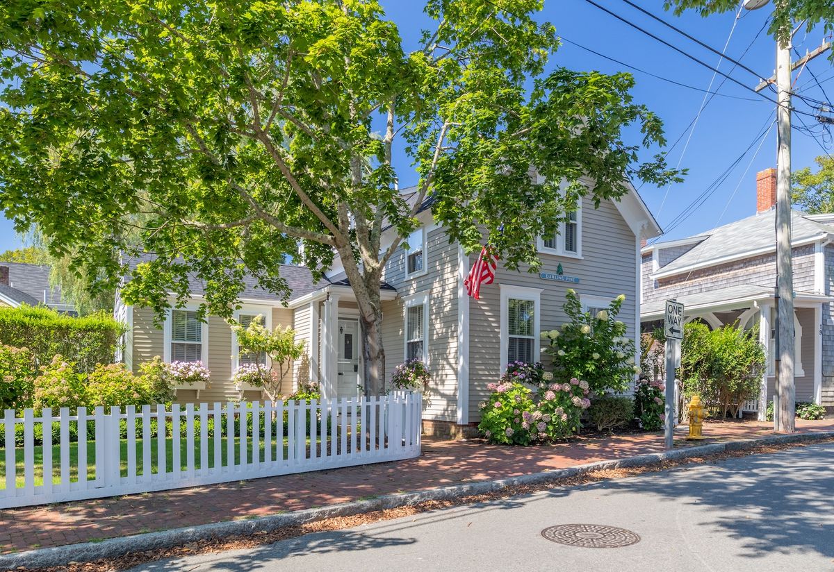 Town- 21 Pine Street Image