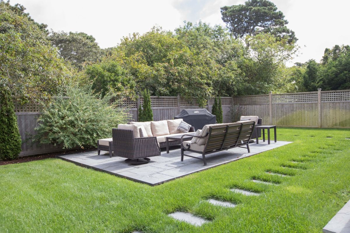 Guest House Backyard Space