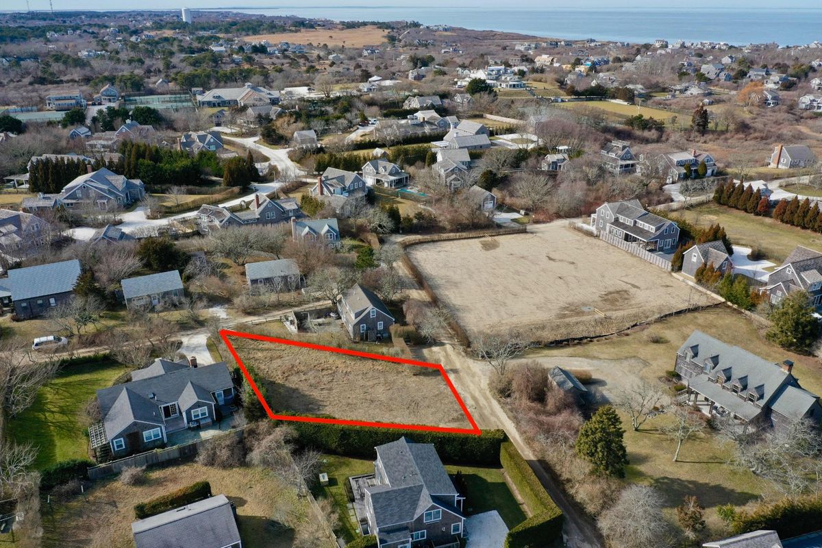 West of Town- 12 Pilgrim Road Image