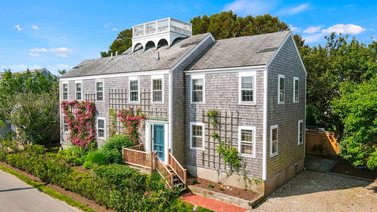 Brant Point- 12 Willard Street Image