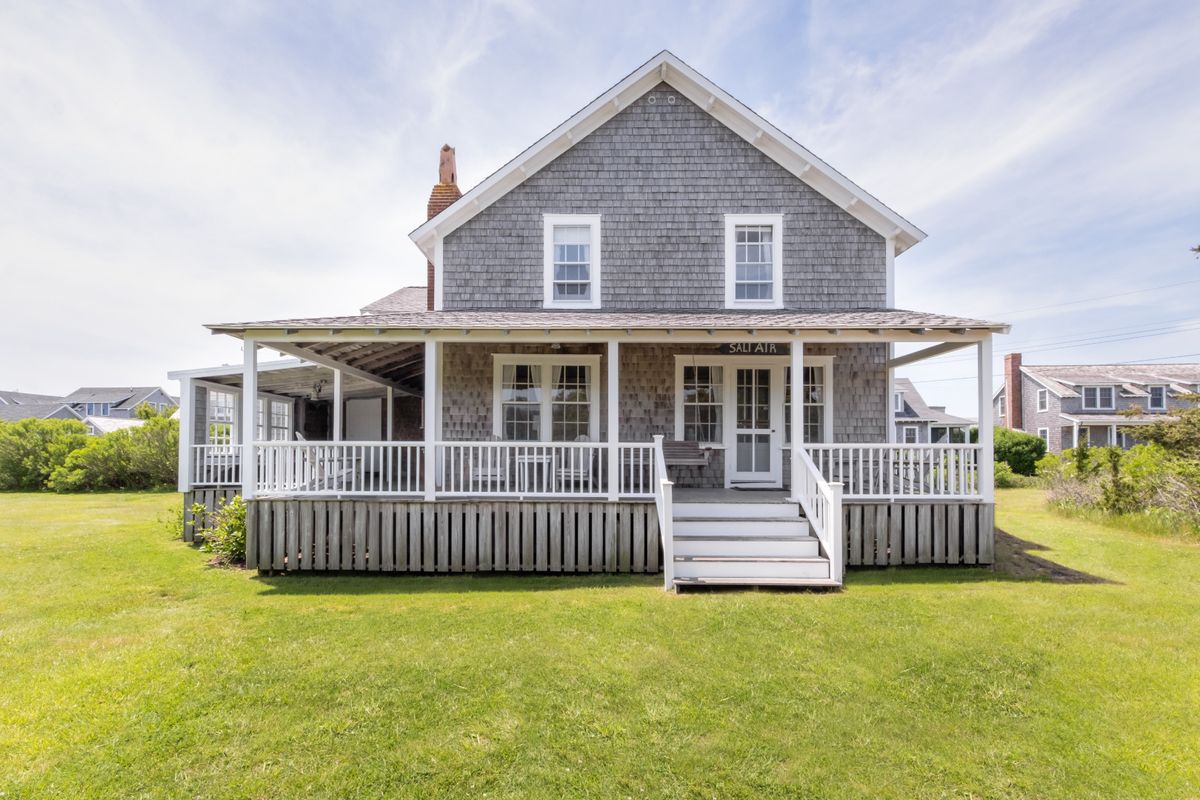 Brant Point- 25 Willard Street Image