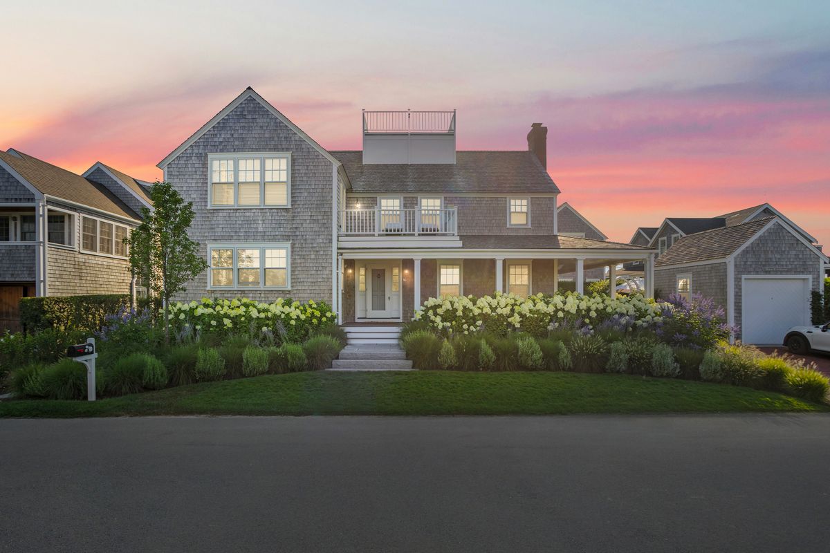 Brant Point- 16 Willard Street placeholder
