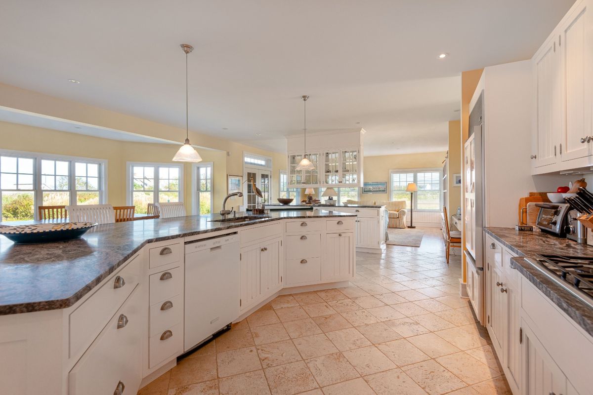 Dionis- 7 North Swift Rock Road Image