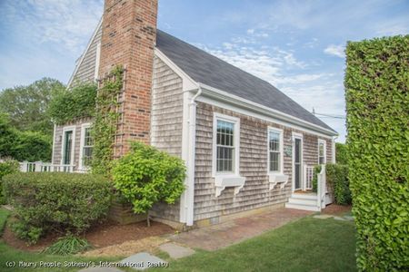 Brant Point- 27 and 27 1/2 North Beach Street Image