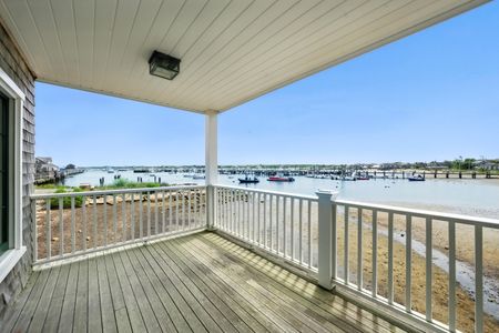 Town- 13 Commercial Street (Wharf) Image
