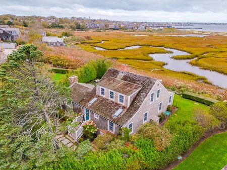 Mid Island- 6 Harbor Terrace Image