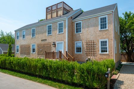 Brant Point- 12 Willard Street Image