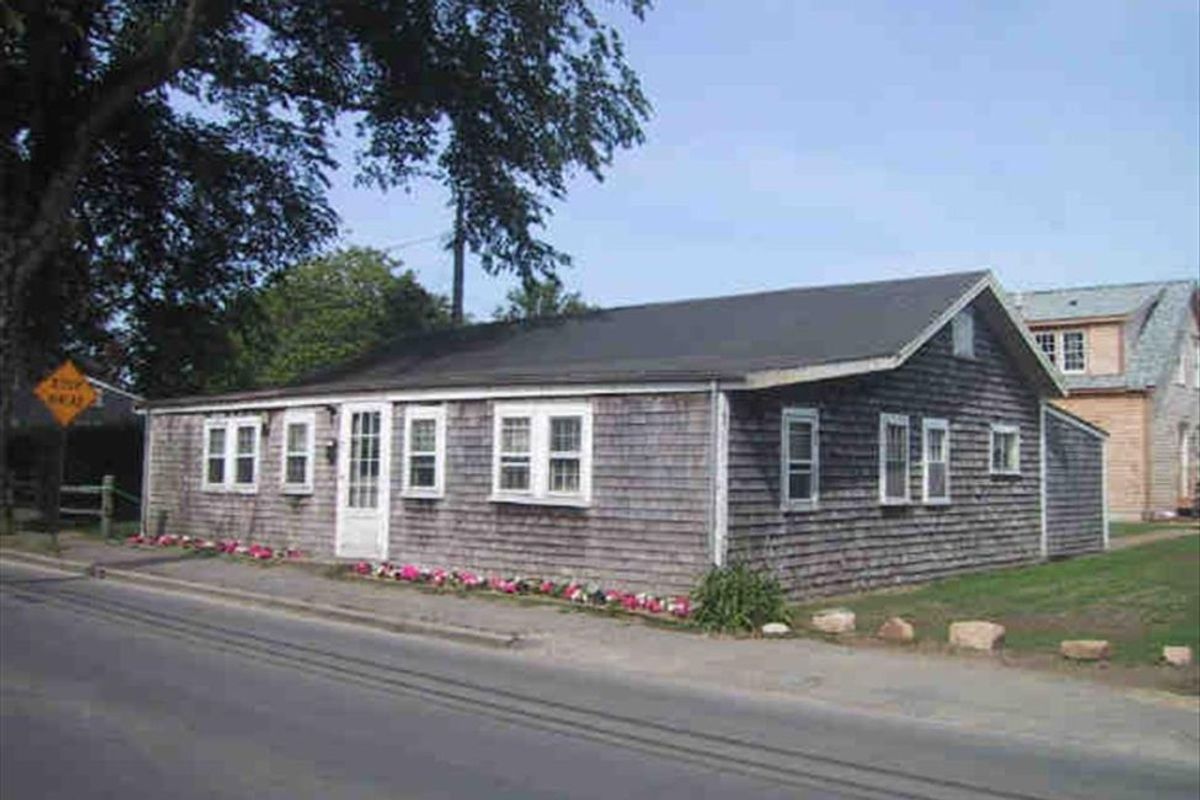 Town- 12 Atlantic Avenue Image