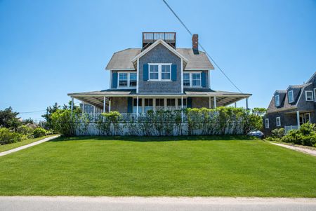 Brant Point- 34 Hulbert Avenue Image