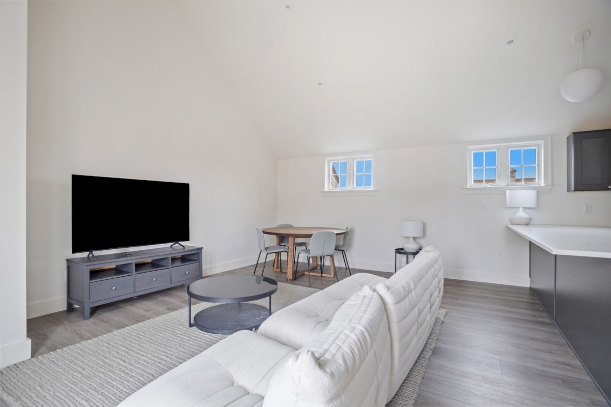 2nd Floor Apartment