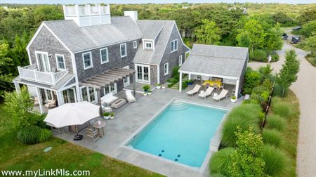 Surfside- 26 Pequot Street Image