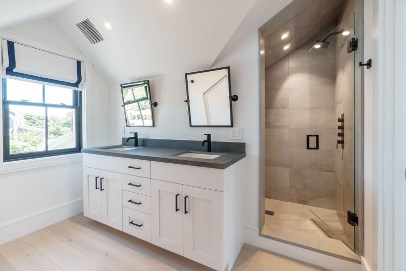 Rental Image 25