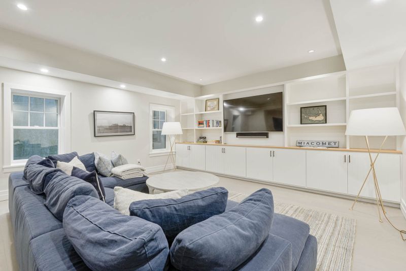 Rental Image 18