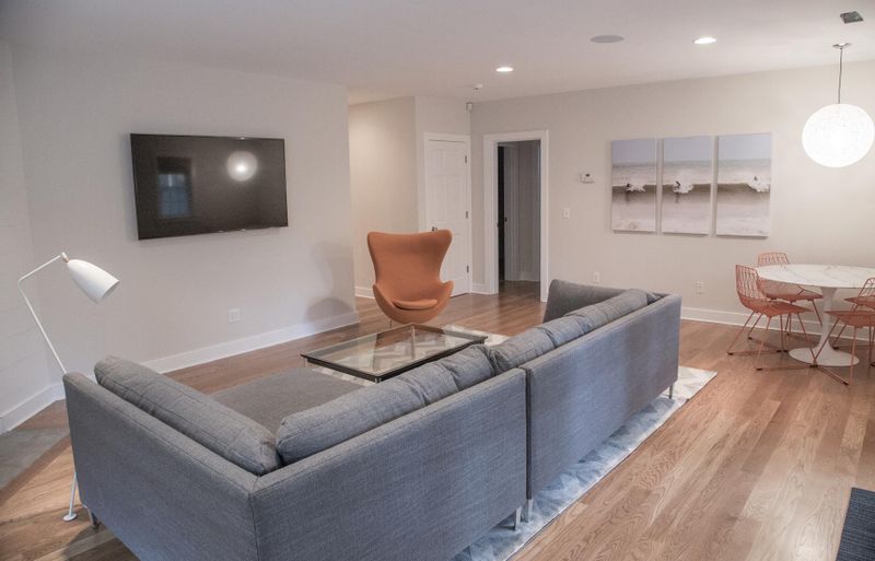 Rental Image 10