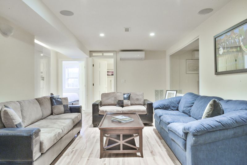 Rental Image 11