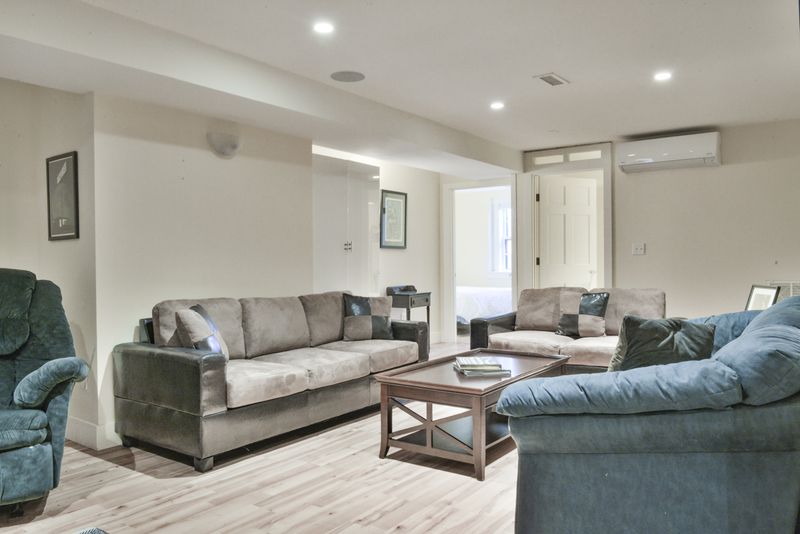 Rental Image 12