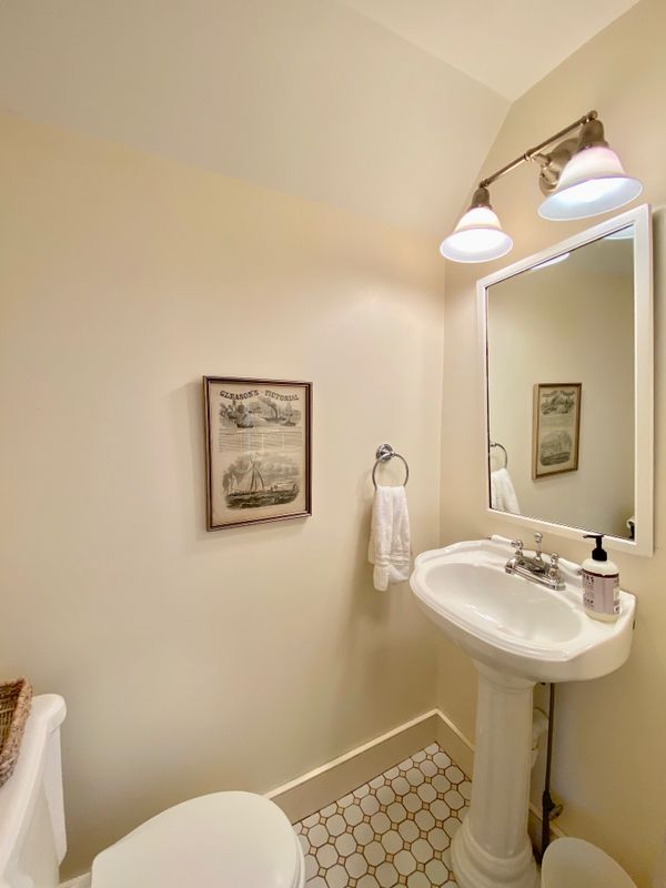 Rental Image 8