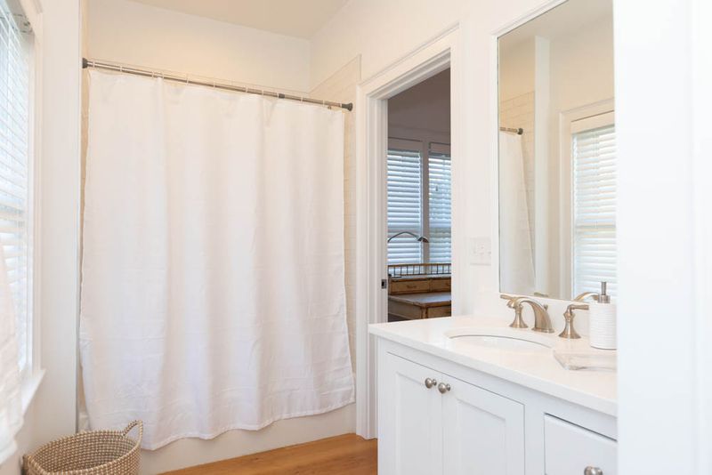 Rental Image 12