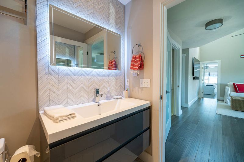 Rental Image 24