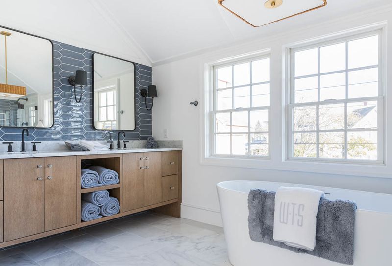 Rental Image 16