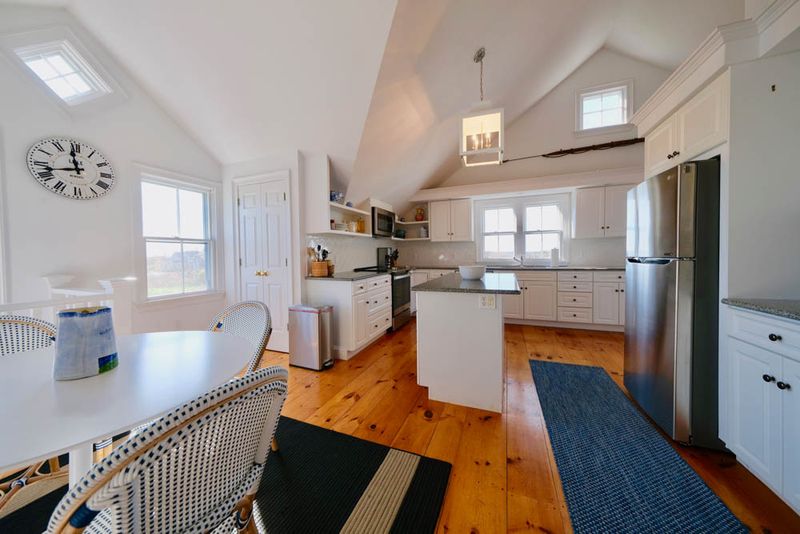 Rental Image 9