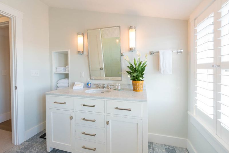 Rental Image 9