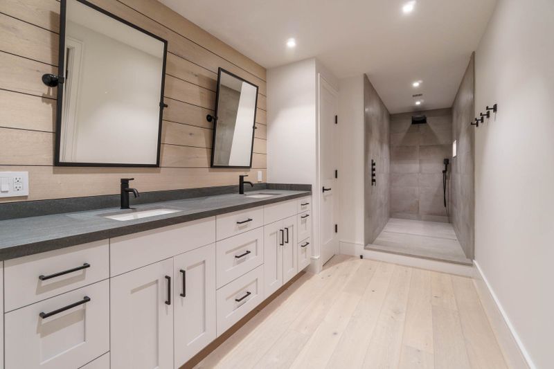 Rental Image 30