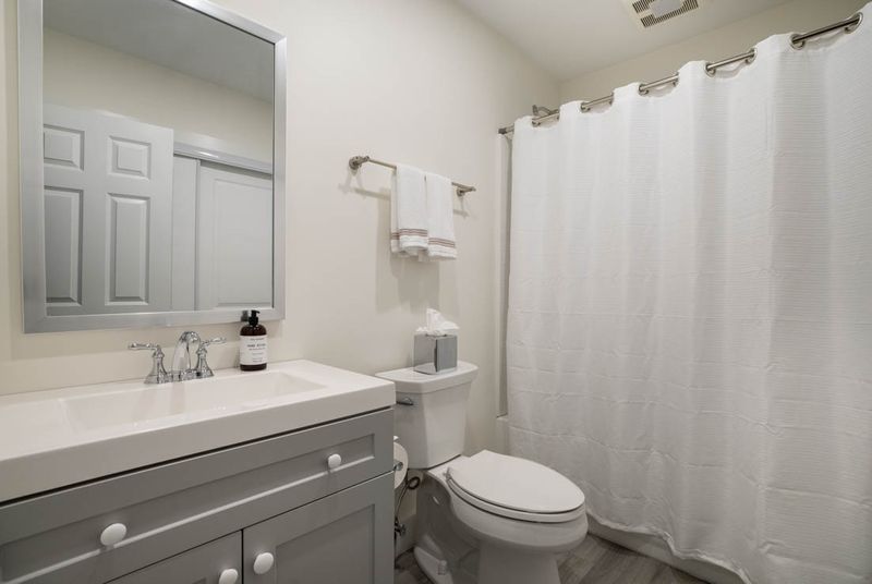 Rental Image 32
