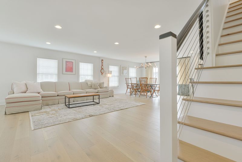Rental Image 16