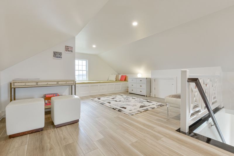 Rental Image 4