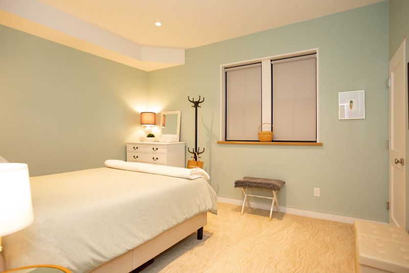 Rental Image 8